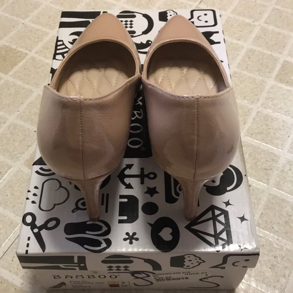 ❗️SOLD❗️Nude Heels - Picture 3 of 7